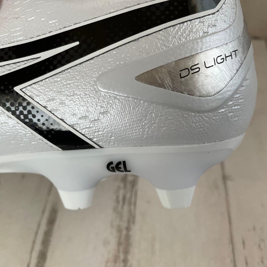 新品 asics サッカースパイク 28cm 白 ディーエスライトアドバンス