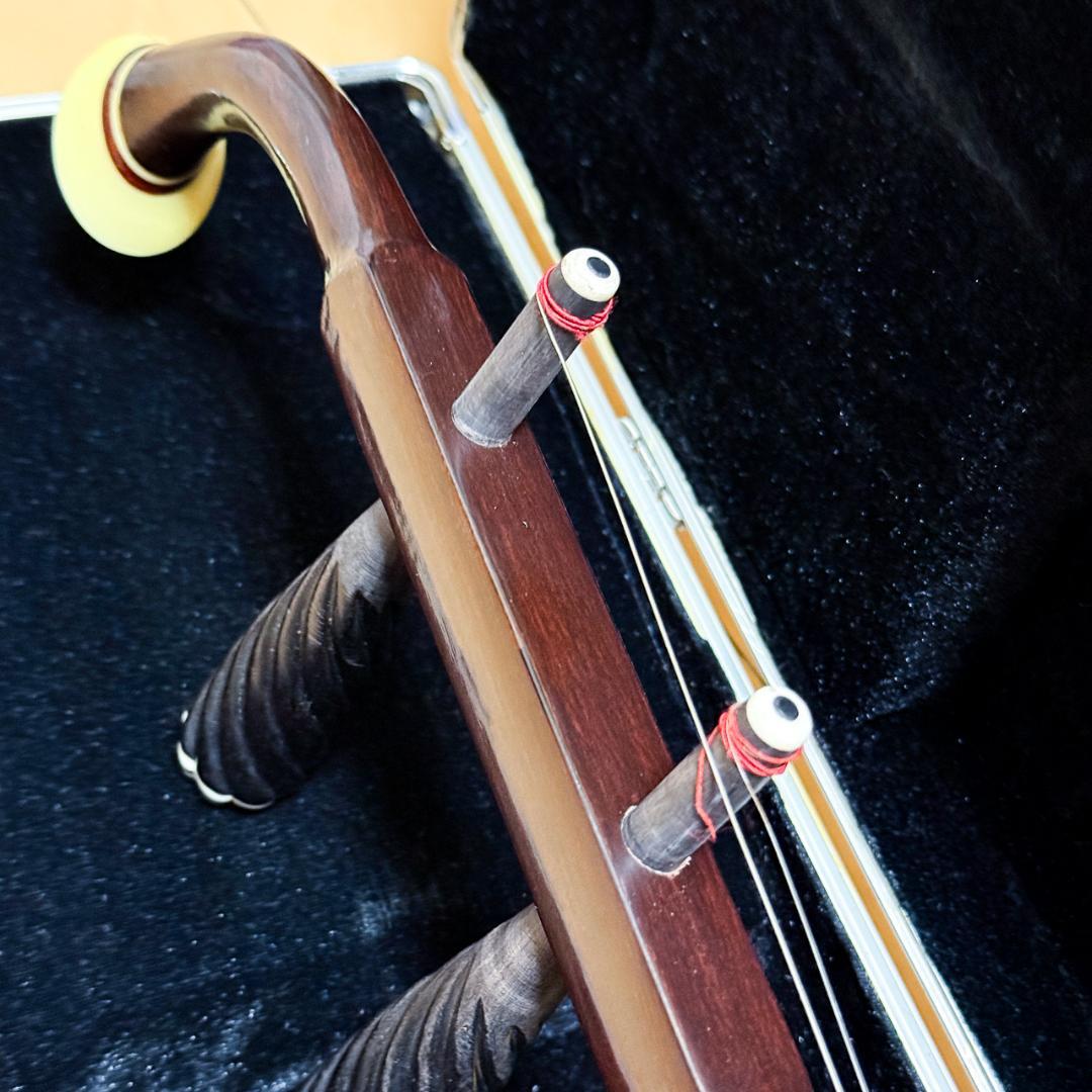 二胡 本蛇皮 ダークブラウン 鍵付きハードケース 松脂 登録カード付