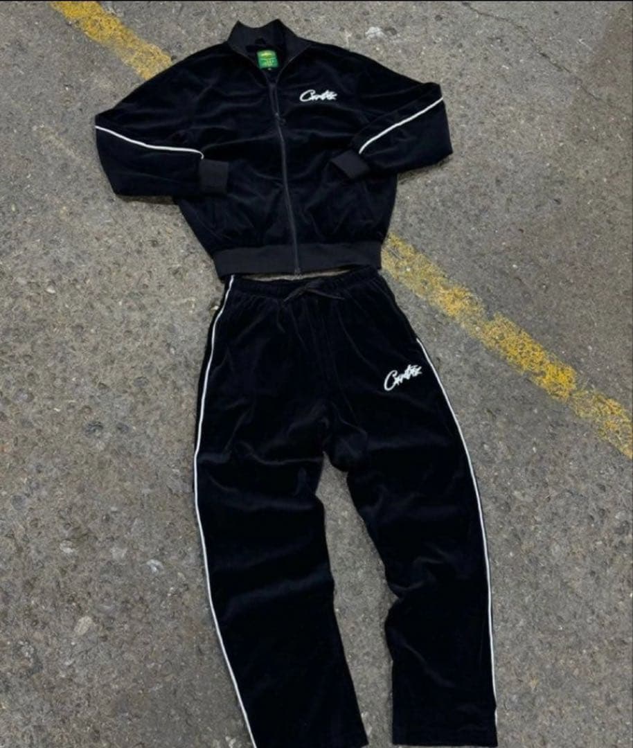 即日発送　corteiz セットアップ　ベロア　ブラック　 Mサイズ