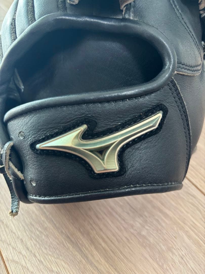 【美品】ミズノ グローバルエリート 軟式グローブ 投手用　黒