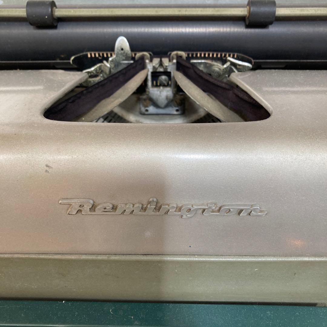【レトロ】アメリカレミントンランド社　アンティークタイプライター