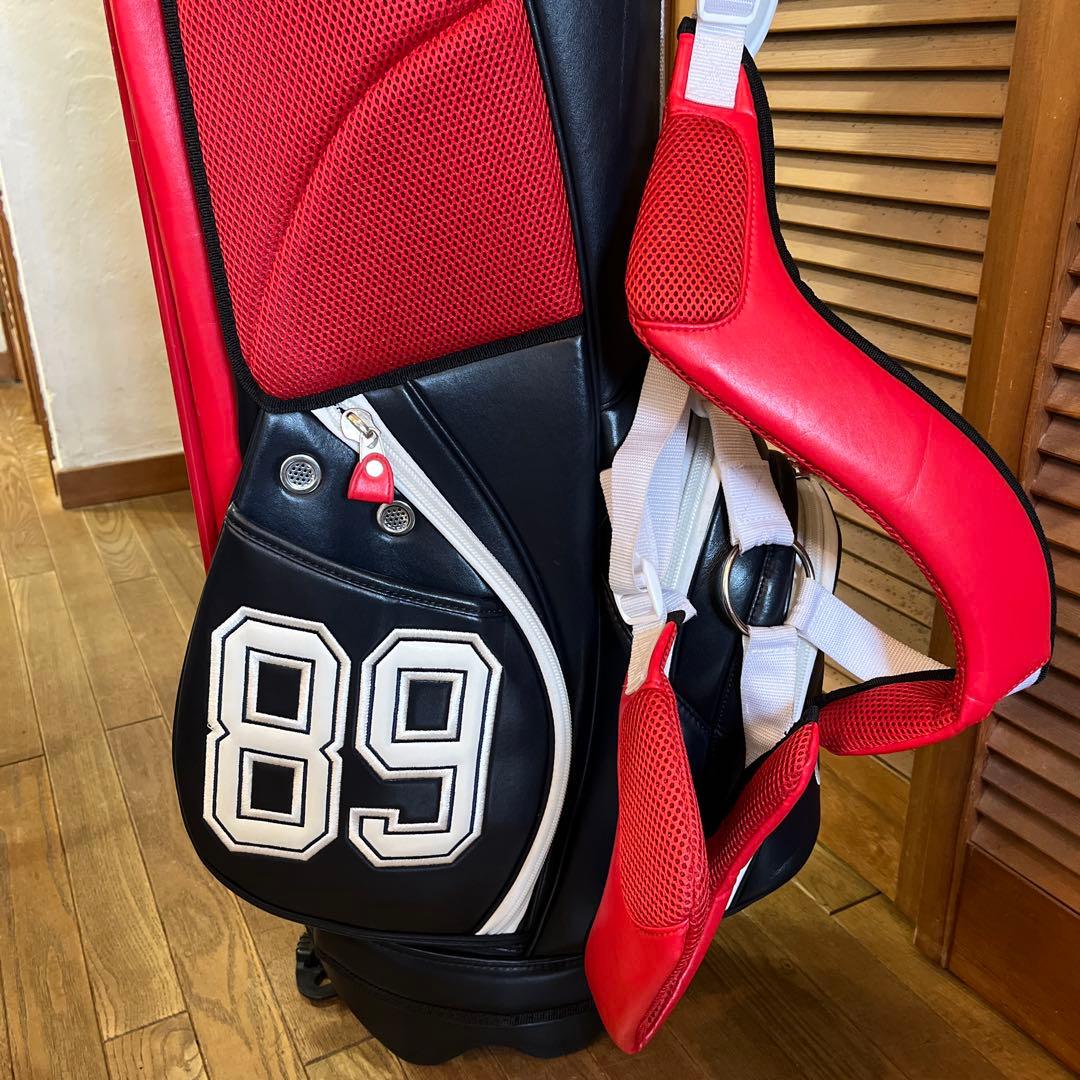 パーリーゲイツ　ゴルフキャディバッグ。