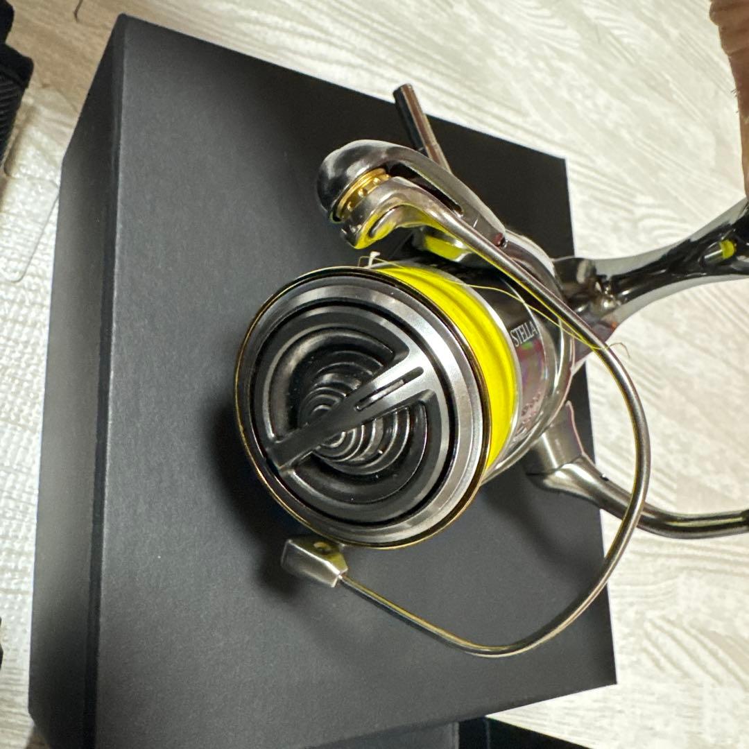 STELLA スピニングリール 18ステラ c2000s 美品