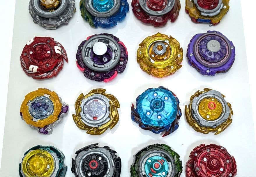 ベイブレードバースト　ロアバハムート　ツヴァイディアボロス　キングヘリオスなど