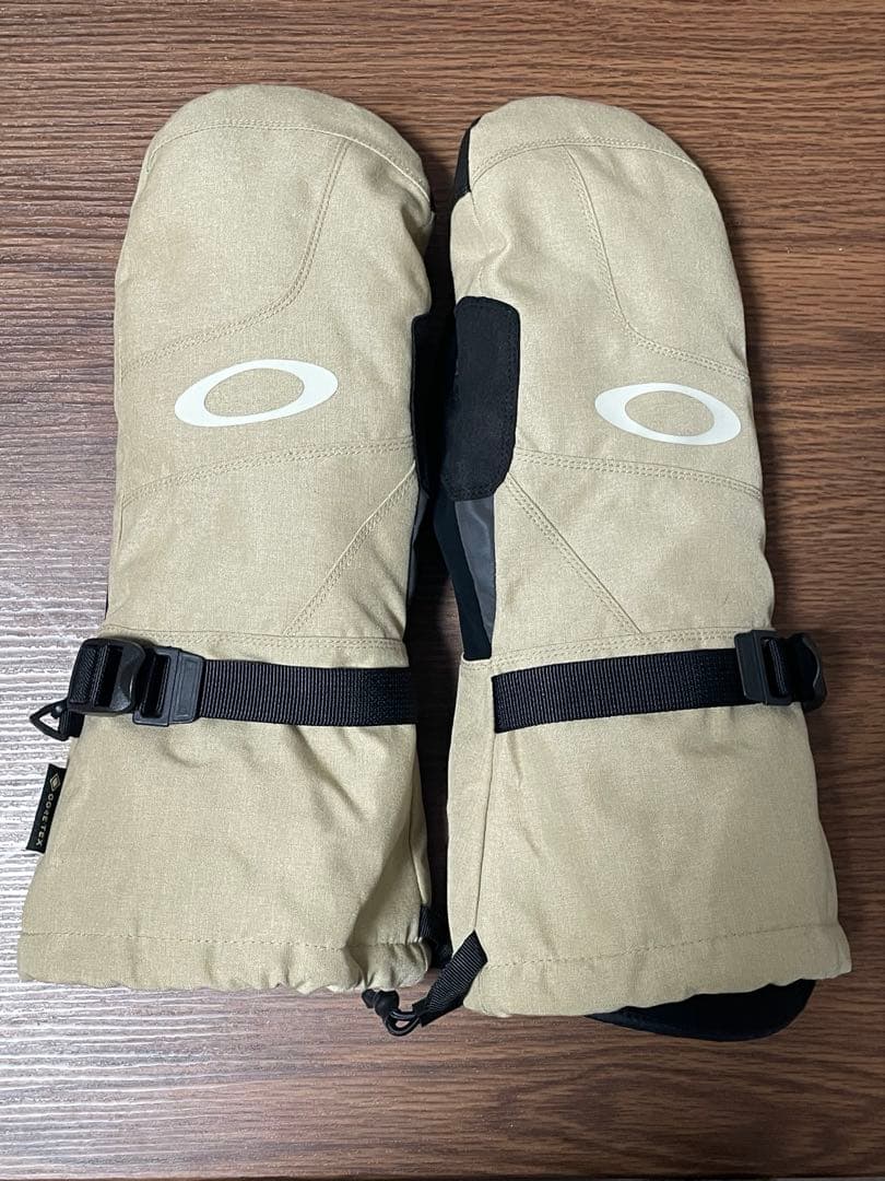 OAKLEY 32F-PEBBLE グローブ ブラック/ベージュ