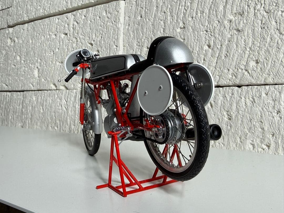 エブロ　1/10スケール　ホンダ CR110 カブ レーシング 1962