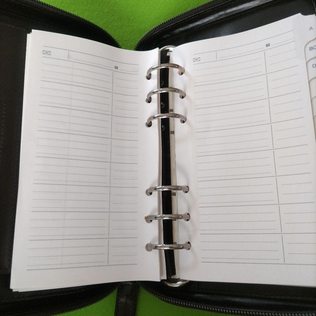 PRADA　A5サイズ ジッパーポーチ