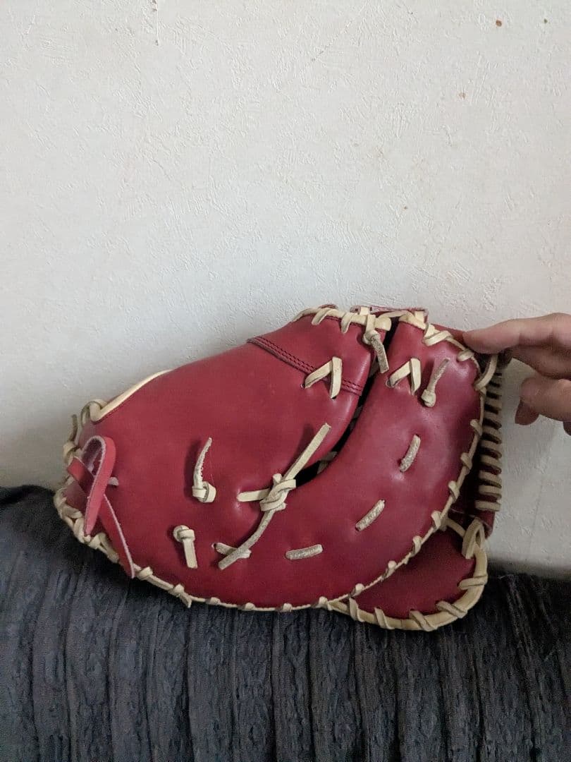 赤いレザーファーストーミット　軟式　アシックスゴールドステージ　左投げ用