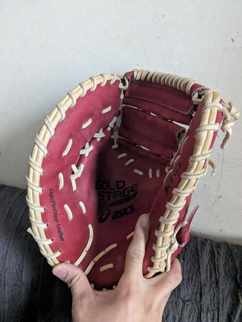 赤いレザーファーストーミット　軟式　アシックスゴールドステージ　左投げ用