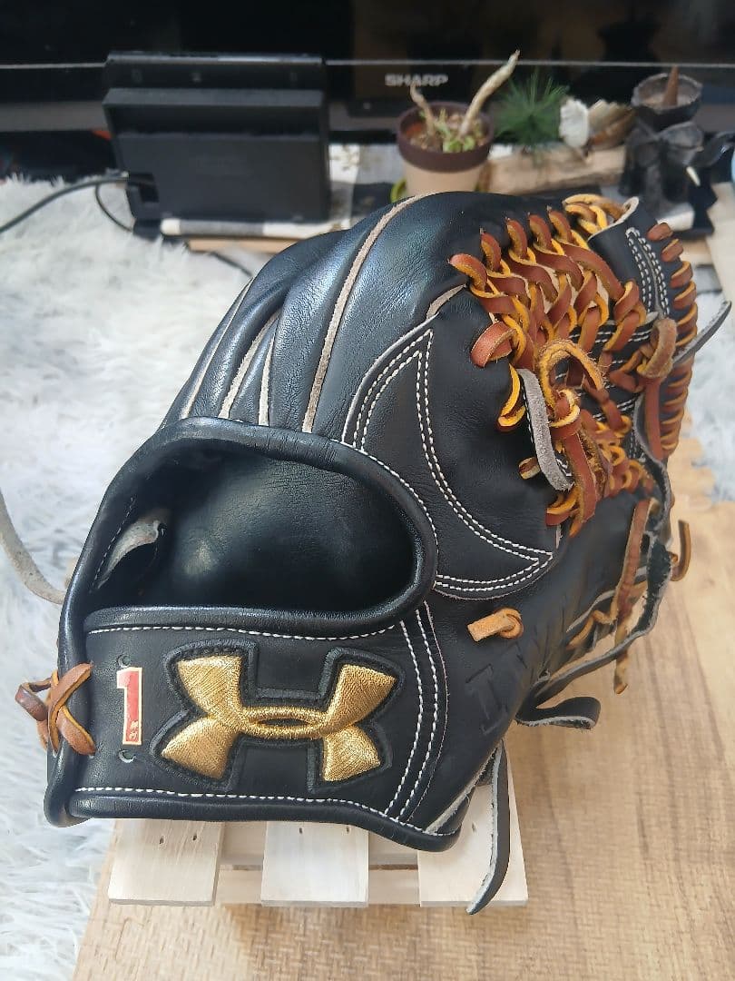 Under Armour 硬式グローブ 黒