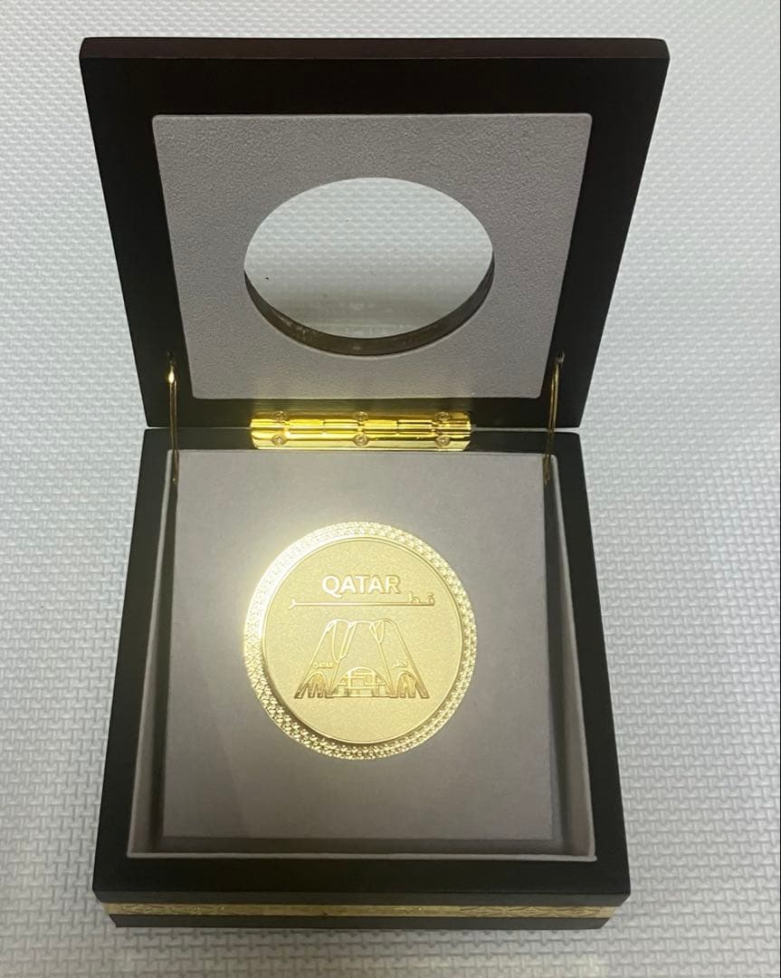 【完売品】EXPO2025 金メダル(大) 専用ケース付 大阪関西万博　カタール