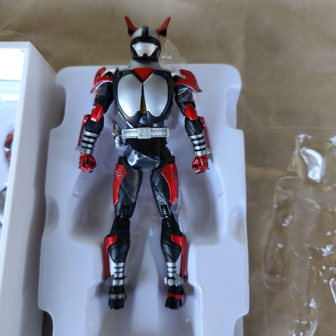 BANDAI 仮面ライダー フィギュアーツ　真骨彫　ハイパーカブト