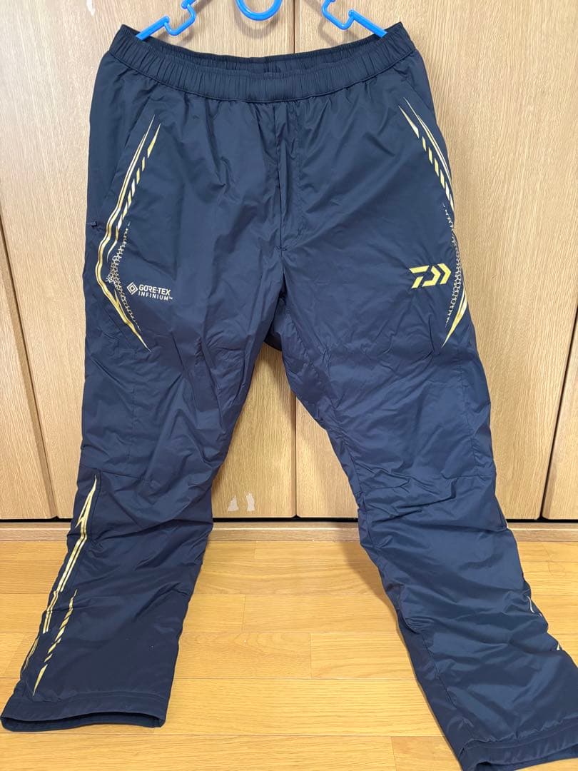 DAIWA TOURNAMENT フィッシングジャケット ブラック/ゴールド