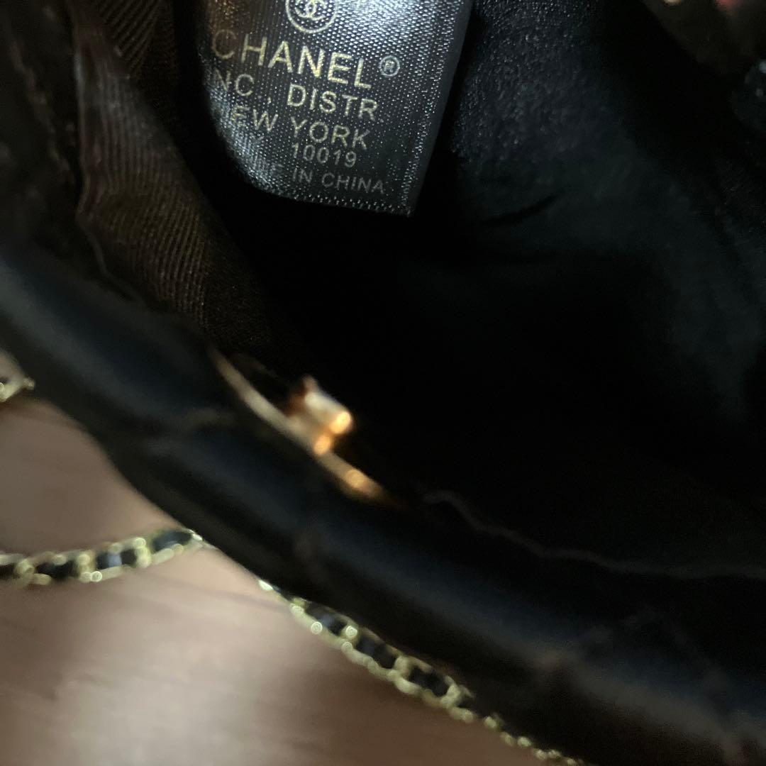 シャネル　ノベルティ　チェーンスマホショルダー