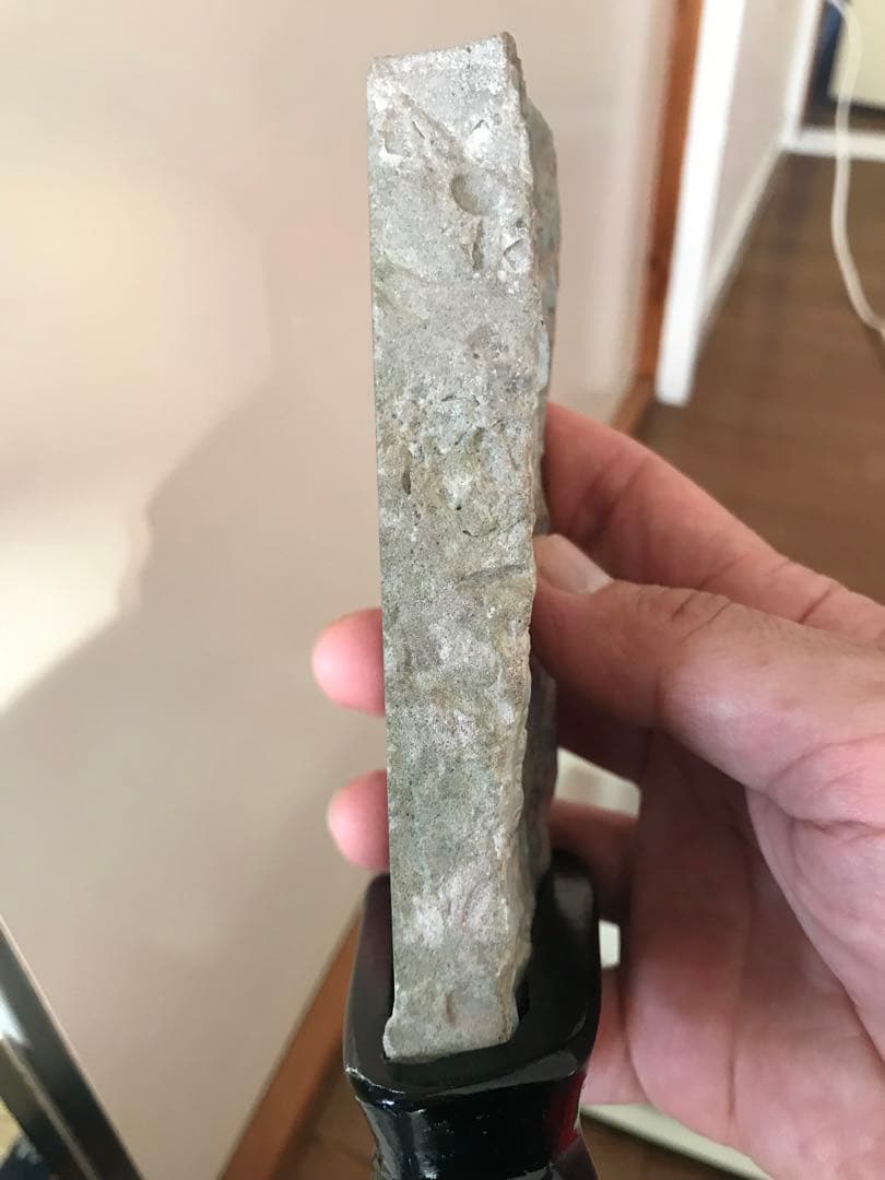 ボルダーオパール　原石　置物