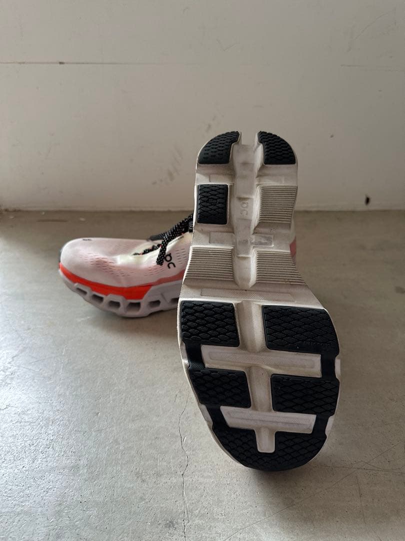 ウォーキング・ランニングウェア On Cloudmonster 2