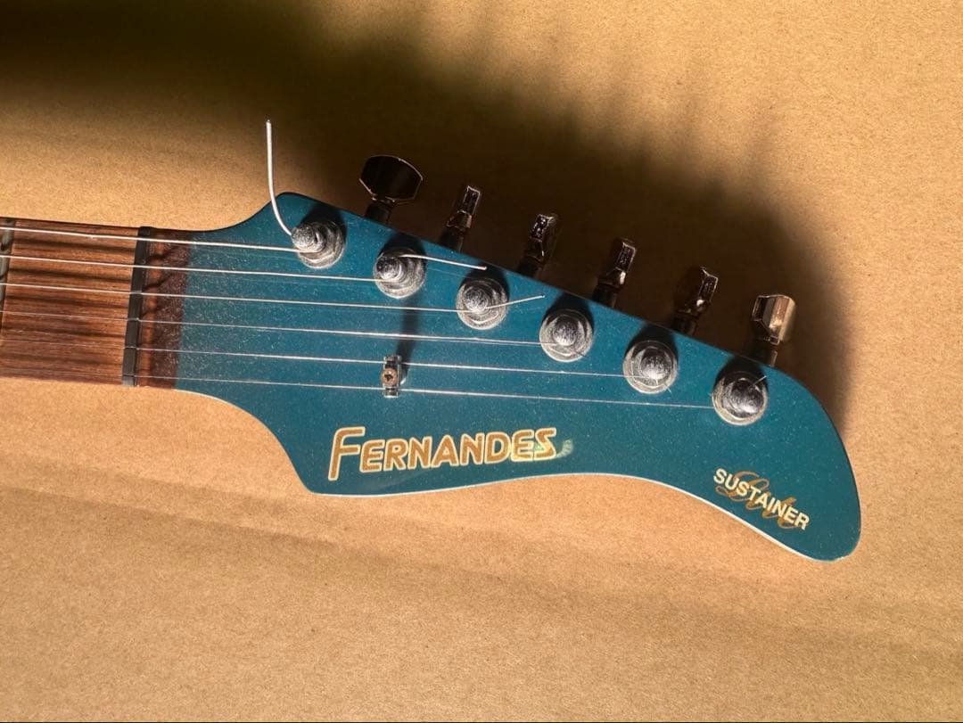 G1760 FERNANDES サスティナー エレキギター　ケース付き