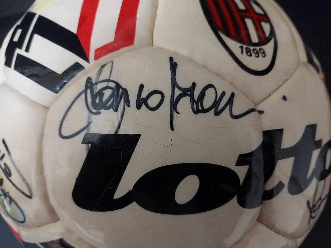 ★プレミアムボール『ACミラン/直筆寄書サインボール/約18人』コレクター保管品