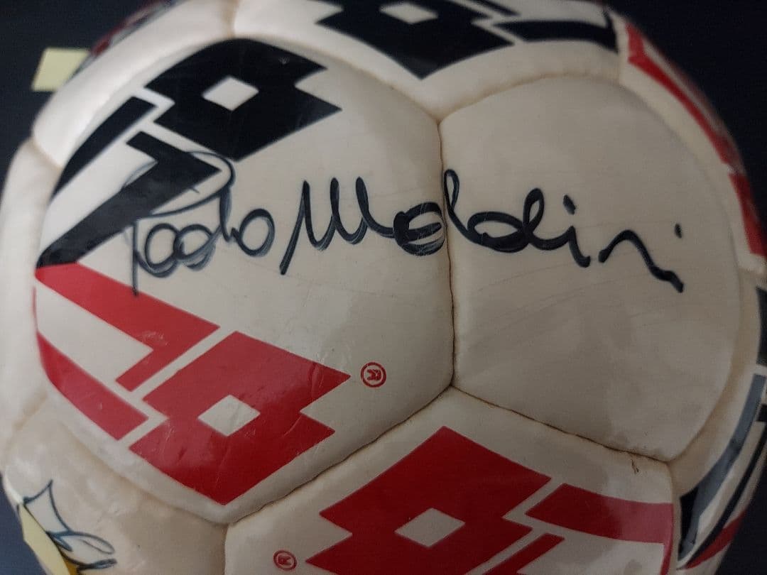 ★プレミアムボール『ACミラン/直筆寄書サインボール/約18人』コレクター保管品