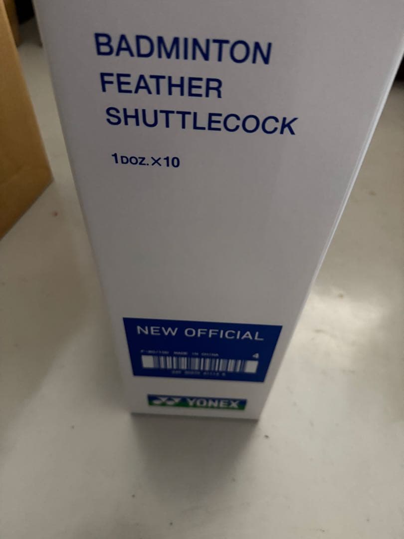 バドミントン　シャトル　ニューオフィシャル　一箱　4番　新品