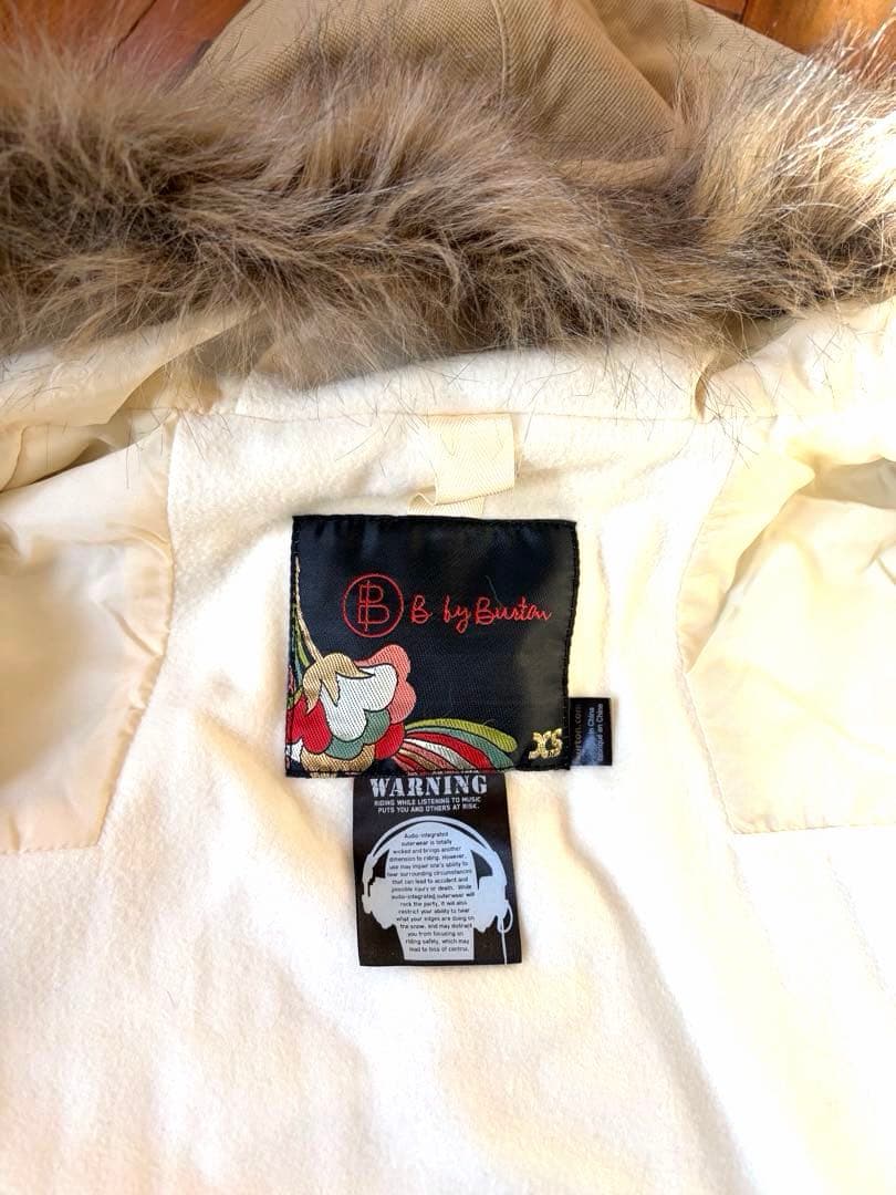 バートンベージュスノージャケット ファー付き