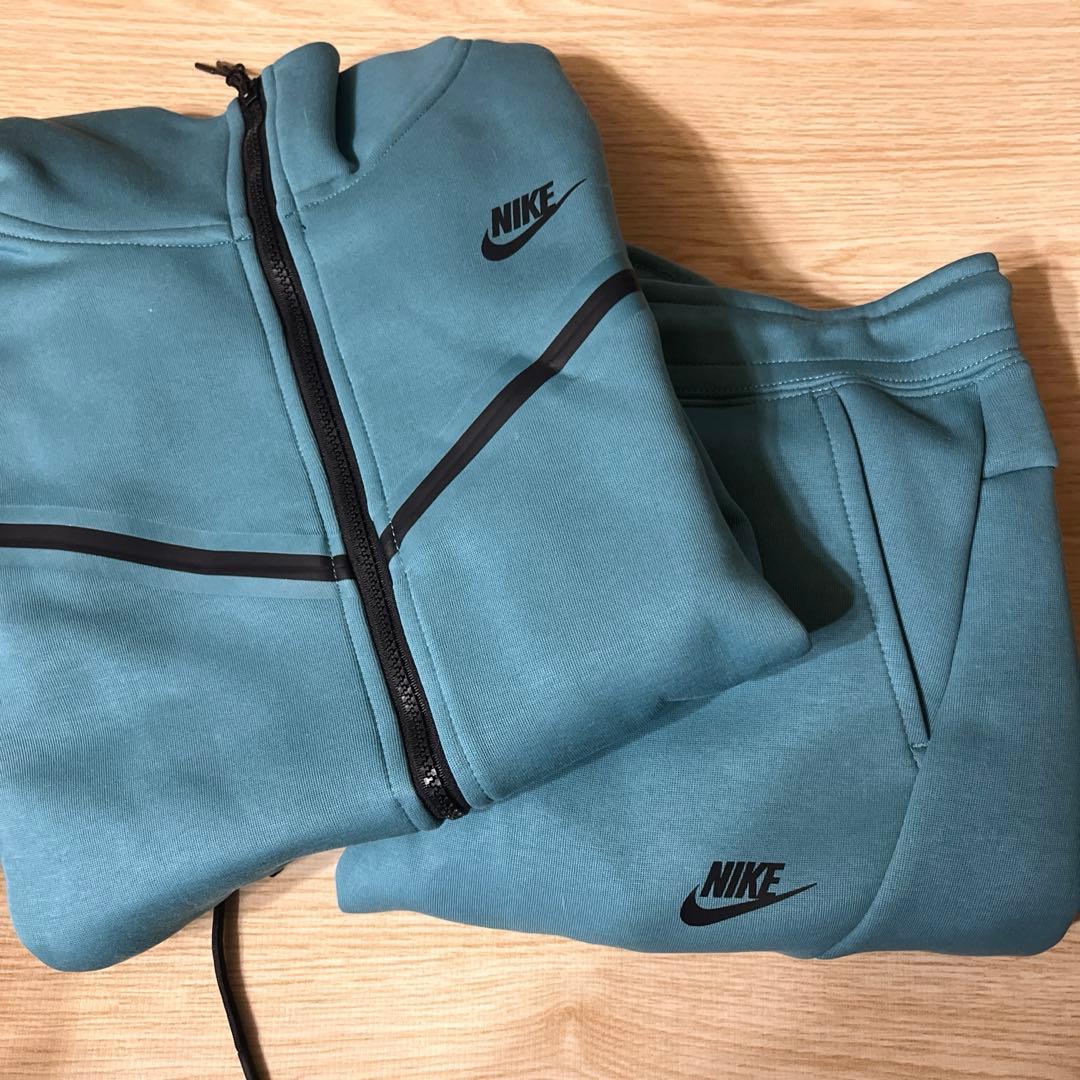 nike テックフリース　上下セット