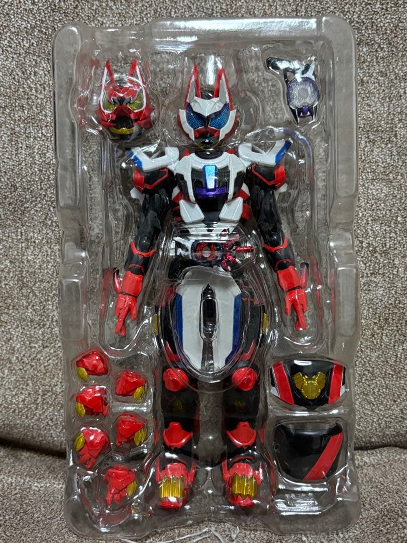 SHフィギュアーツ 仮面ライダーギーツ レーザーブーストブーストフォームマークⅡ