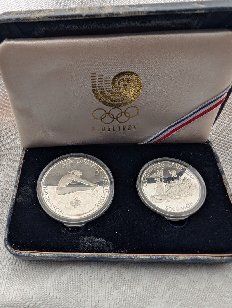 1988年 ソウルオリンピック 記念銀貨 2種セット（ケース傷みあり・明細書付）