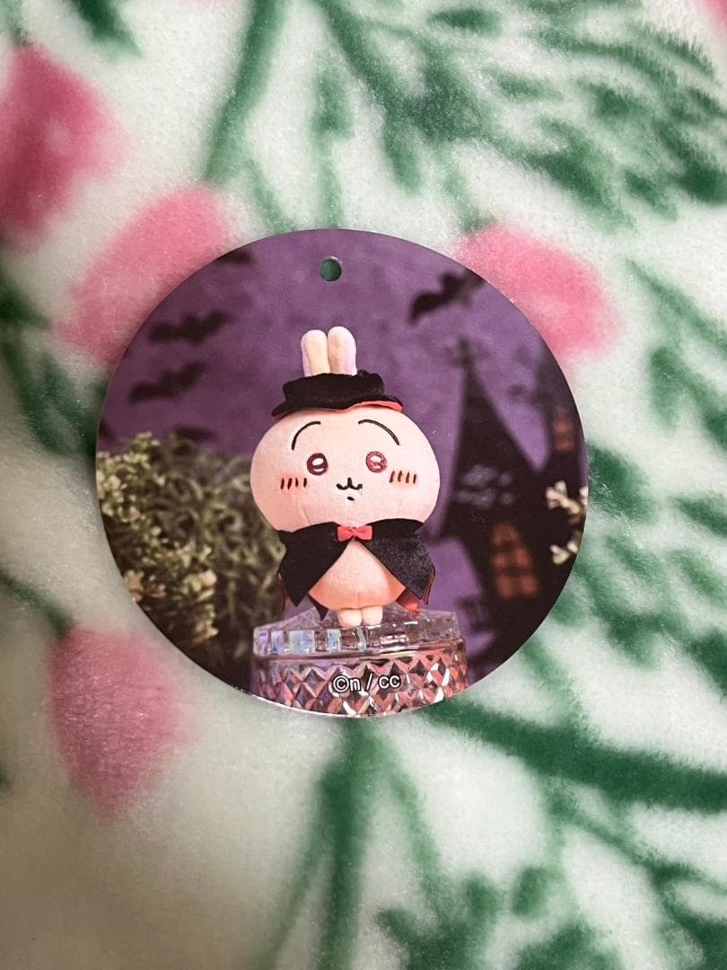 ちいかわ うさぎ 仮装しちゃう！マスコット吸血鬼なうさぎ