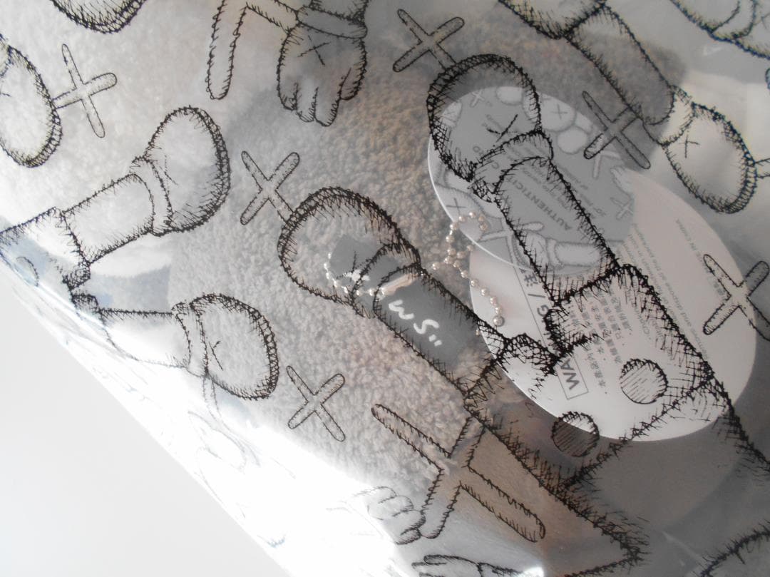 限定 KAWS HOLIDAY HONG KONG 20\" Plush