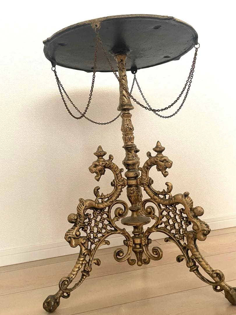 ロココ様式 アンティーク サイドテーブル 花台/ランプ台/飾台 イタリア 丸台