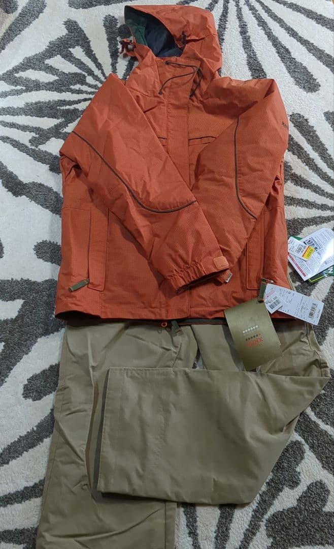 新品！スノーボード　ウエア　上下セット