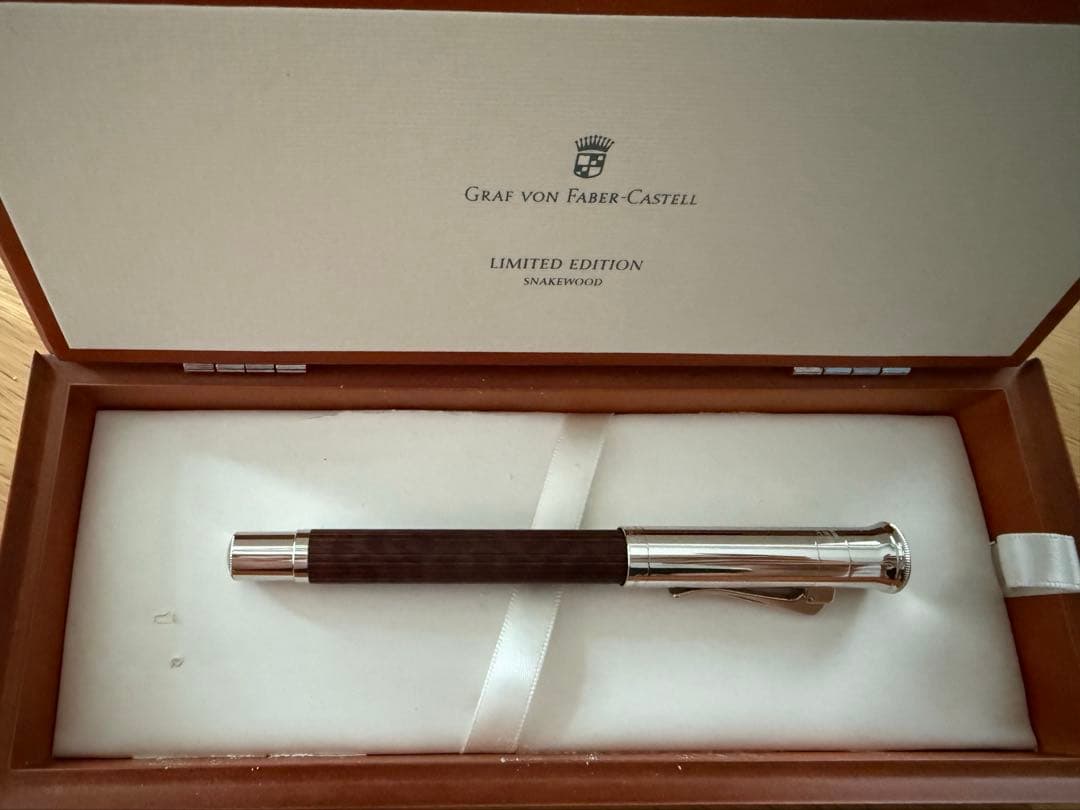 伯爵コレクション　ローラーボール スネークウッド　ファーバーカステル
