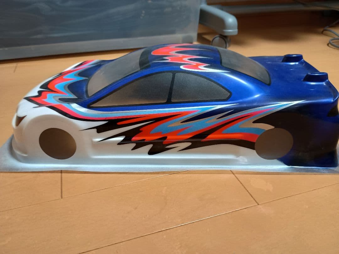 新品 RCカー ボディシェル フレイムパターン 塗装済み