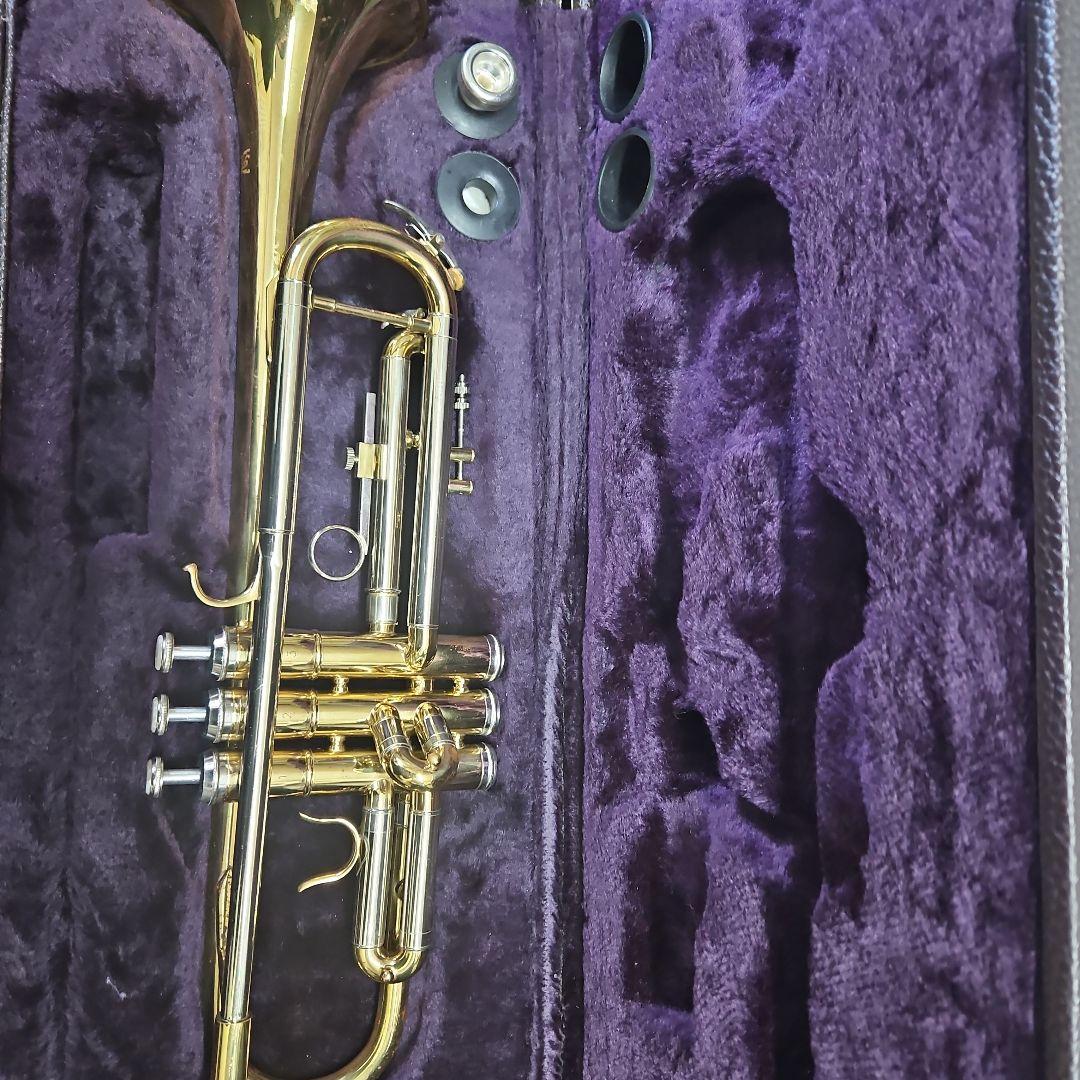 トランペット 本体 金色 ハードケース付き