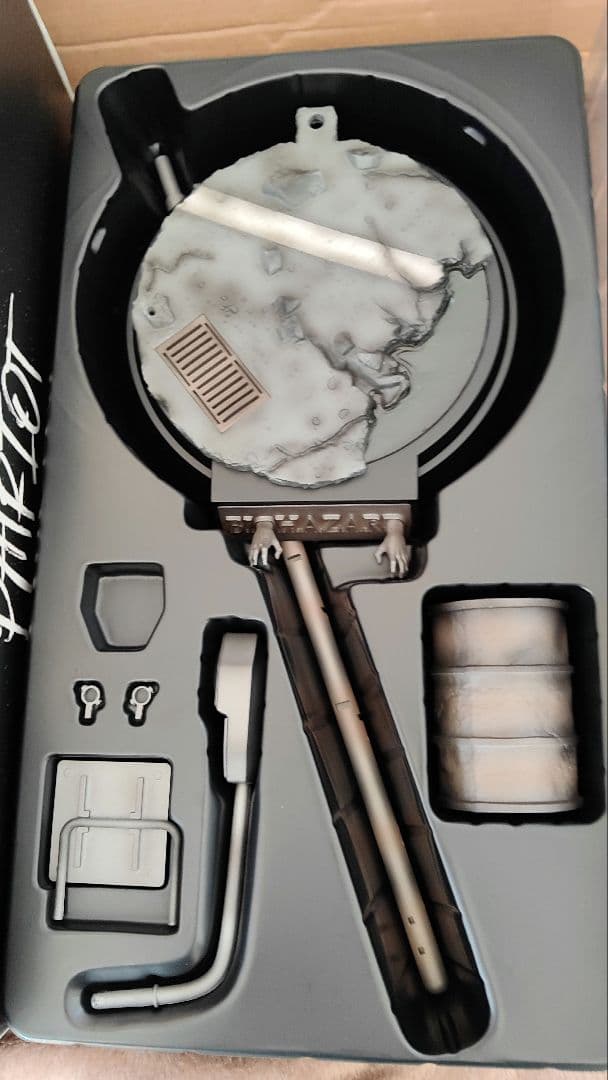 PATRIOTStudio社製.[ バイオハザードジオラマスタンド] 1/12