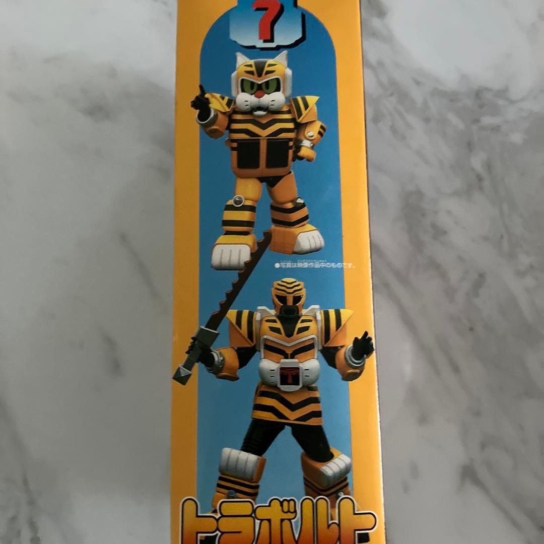 バンダイ トラボルト 変形フィギュア