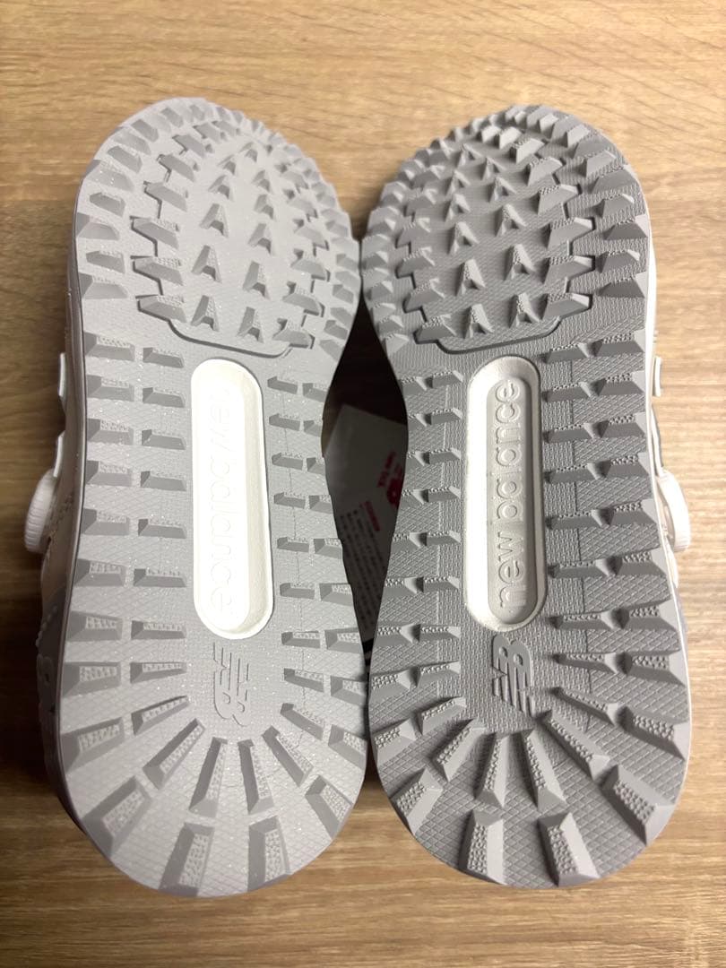 未使用 24cm 2E ニューバランスゴルフシューズ WG574BB4 ベージュ