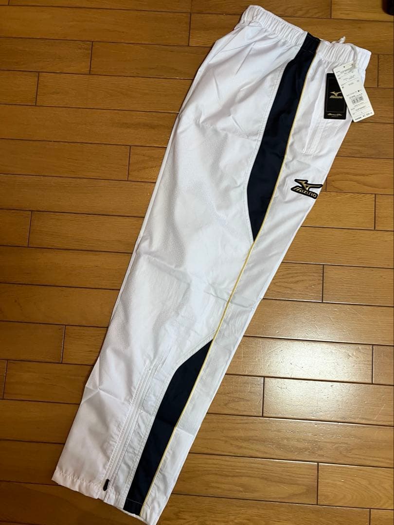 ミズノプロ　ウィンドブレーカー上下セット Lサイズ 新品未使用ですが薄いシミあり