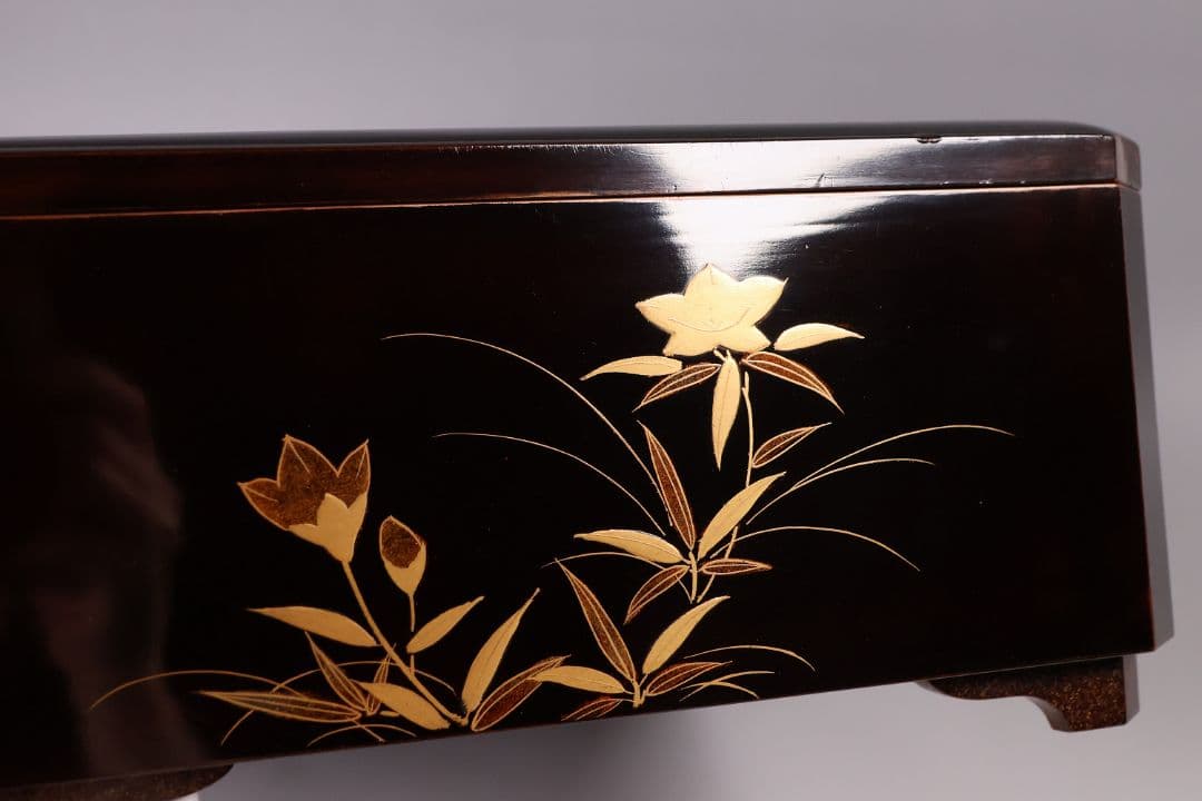 【MA696】加賀蒔絵 饅羹重 内梨地 月に雁 秋草 金蒔絵 木製 饅頭箱菓子重