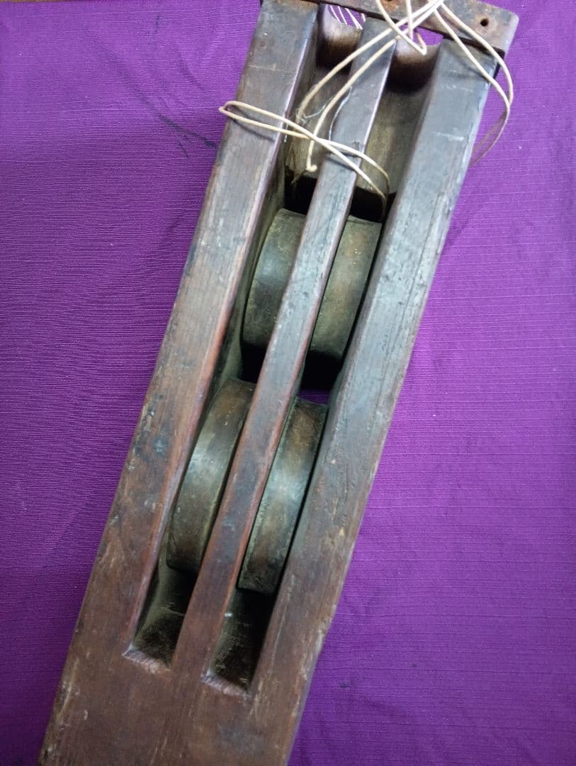 阿波國徳島藩蜂須賀家２５万７千石知行地内旧家蔵出２００〜２５０年前頃欅造井戸滑車