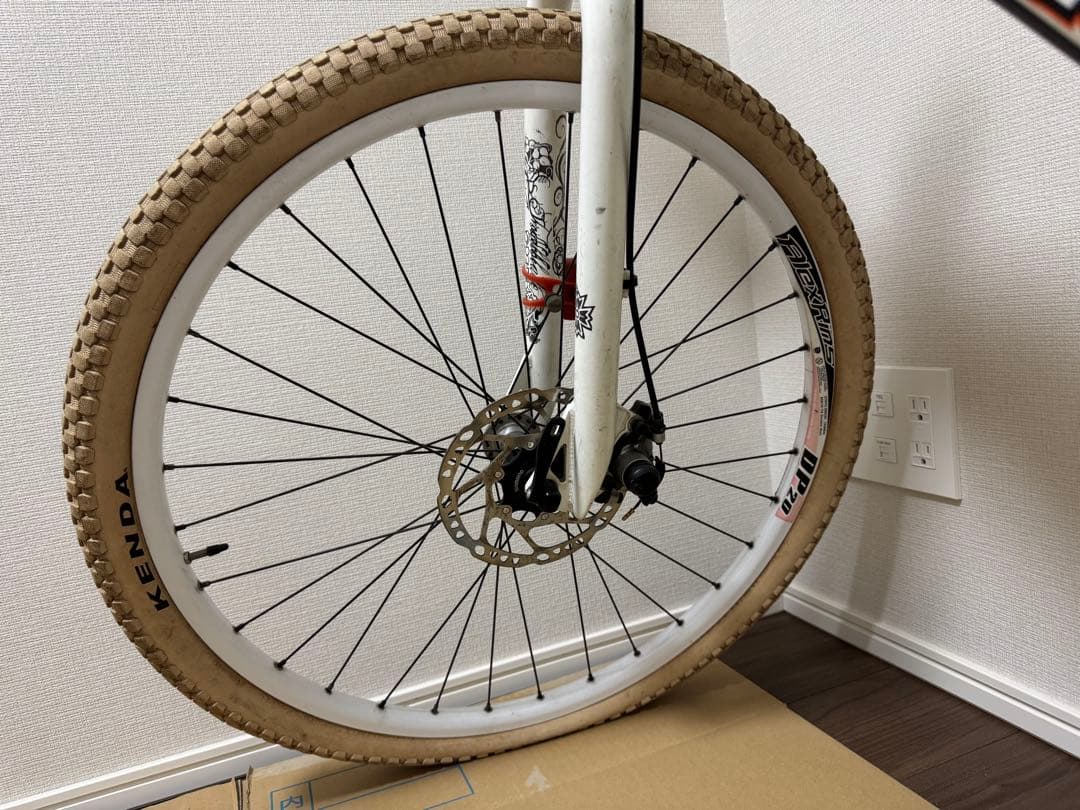 【引き取り限定】MON マングース