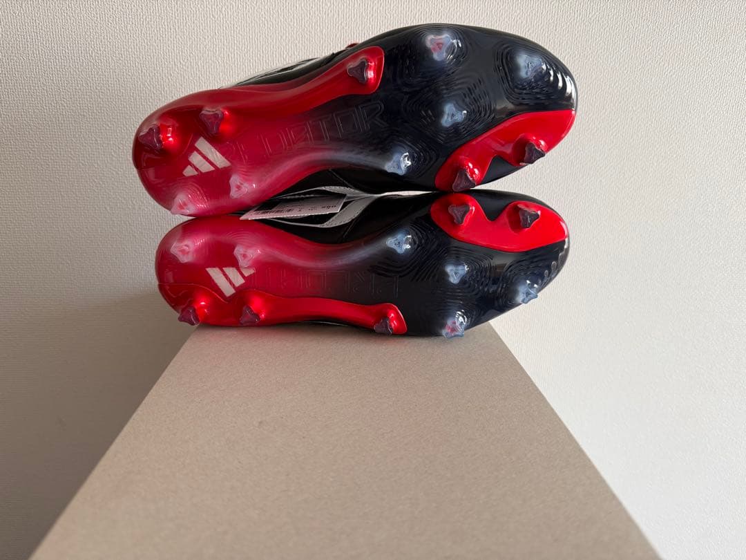 サッカースパイク　アディダス　プレデター　PRECISION ELITE FG