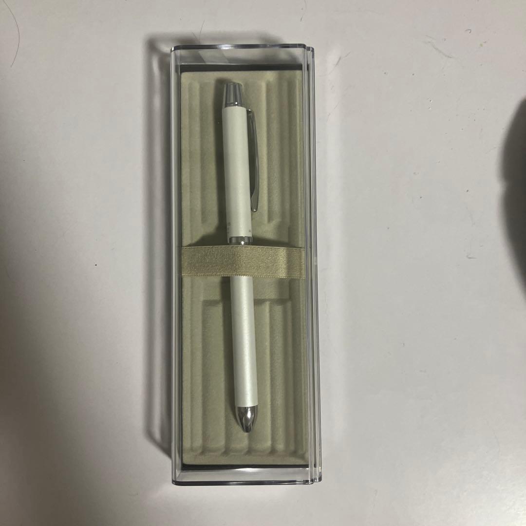 ボールペン赤と黒とシャーペンに切り替化 新品。未使用