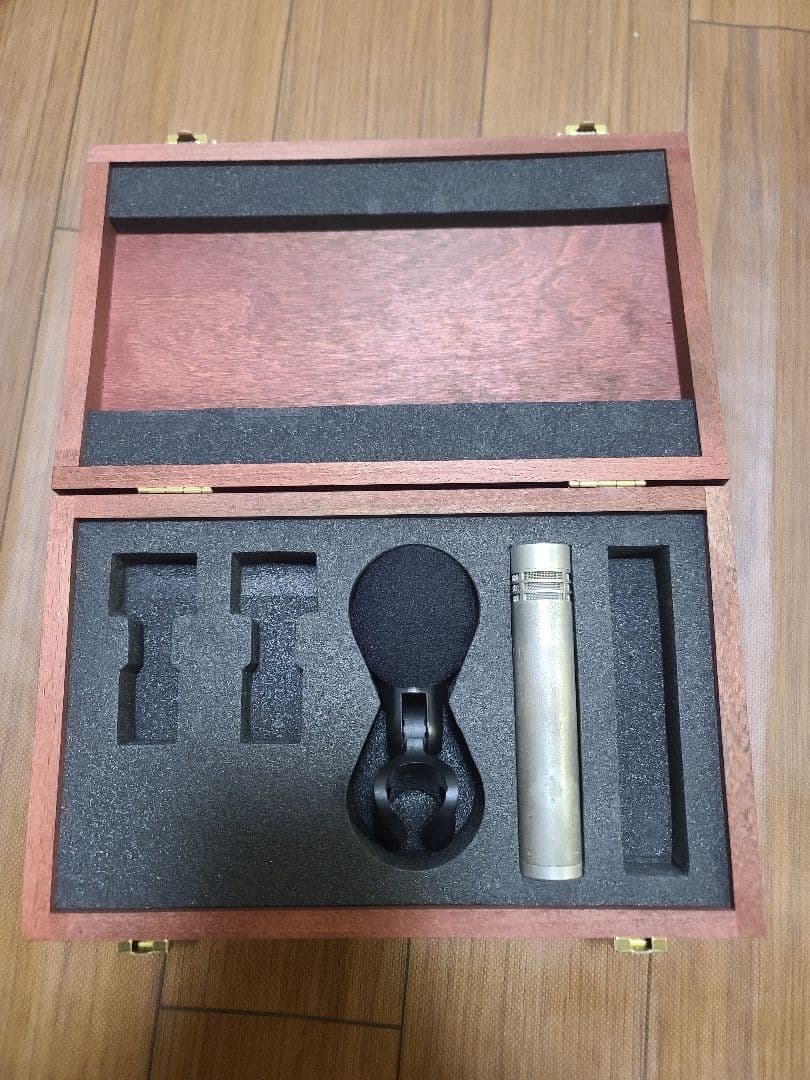 NEUMANN KM84i ビンテージコンデンサーマイク ケース付き