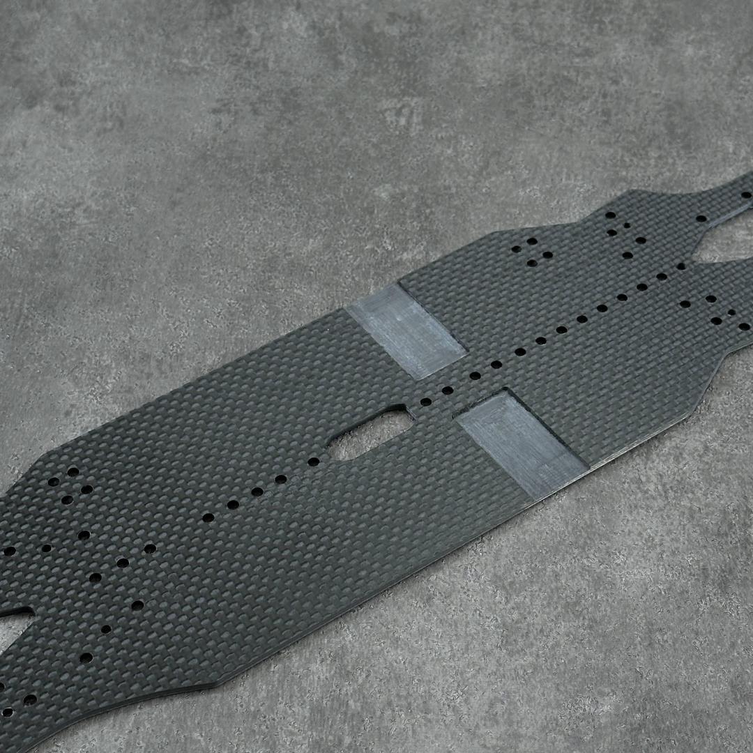 専用設計 BD-11 ヨコモ 特注品 2.2mm 厚 カーボンシャー a1729