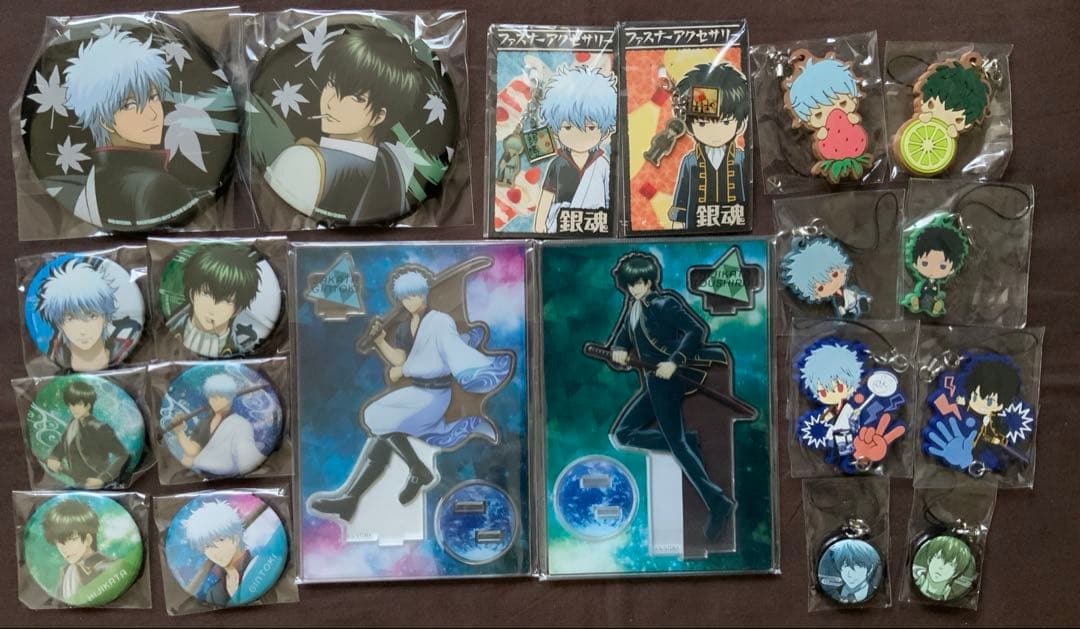 銀魂　坂田銀時　土方十四郎　アクリルスタンド　缶バッジ　ラバスト　等　20点