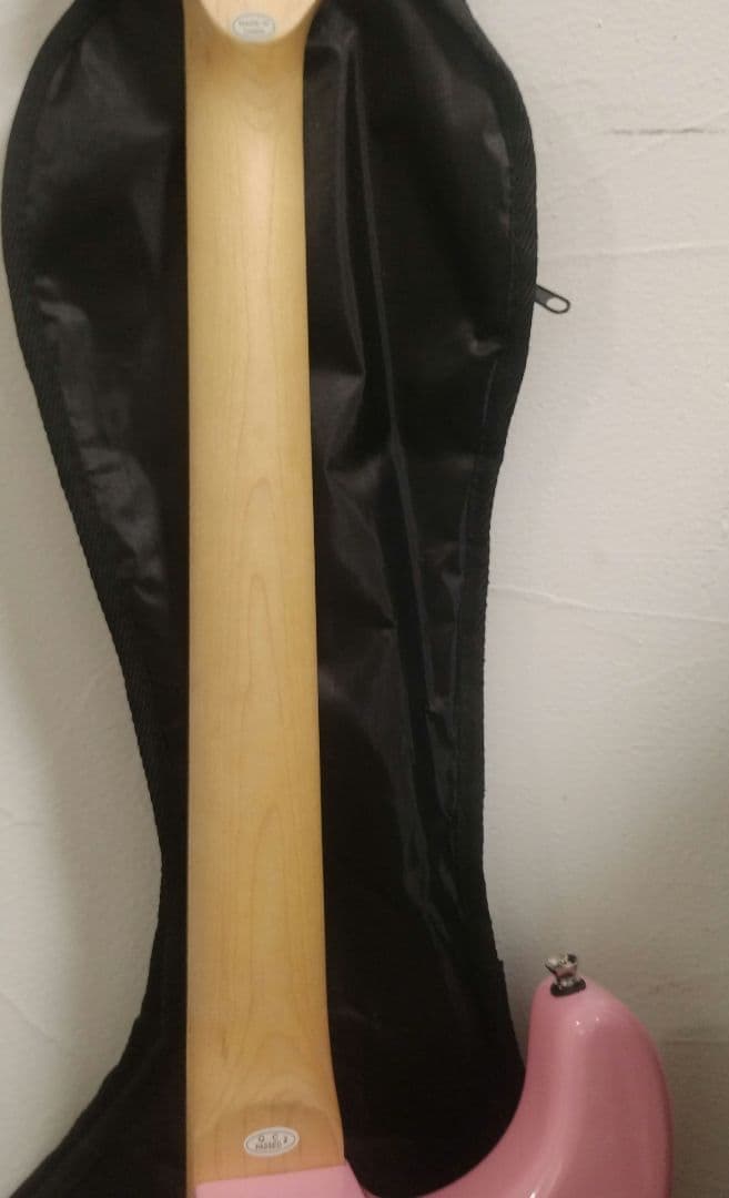 エレキギター　ピンク　photogenic フェルナンデス　ストラトキャスター