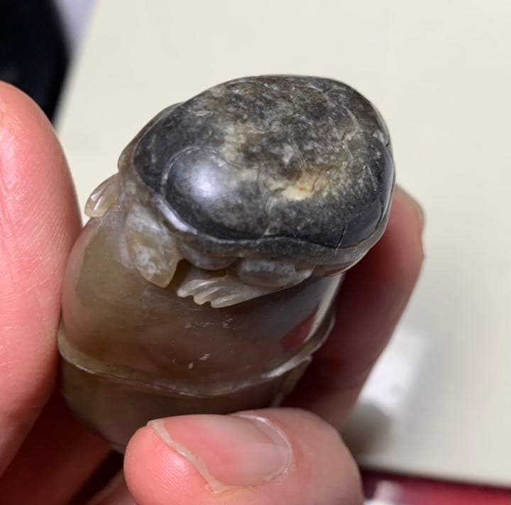 和田白玉（ホータンはくぎょく）三脚ガマ５６ｍｍ