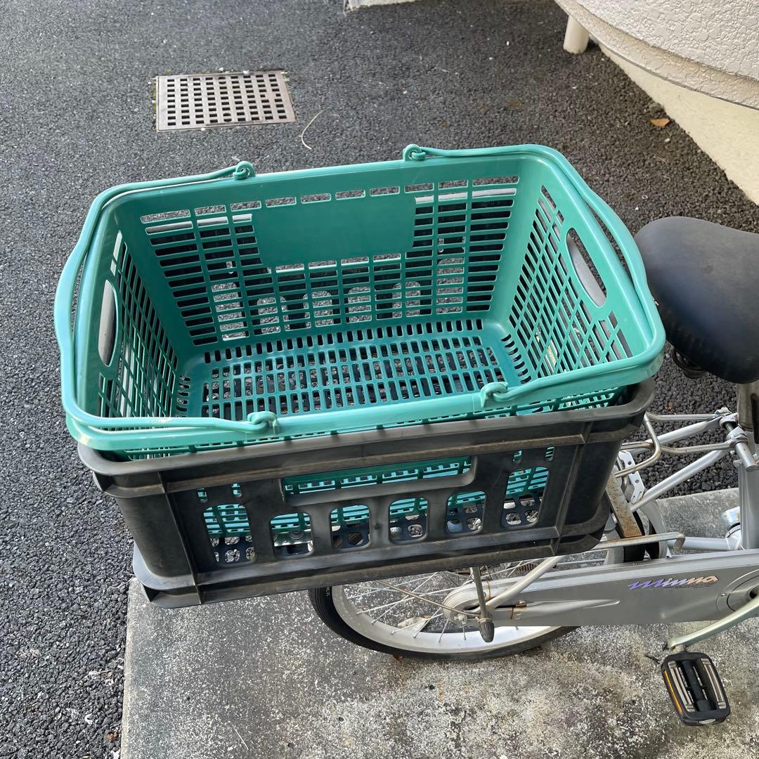 三輪自転車　前２輪自転車 グレー 後部バスケット付き